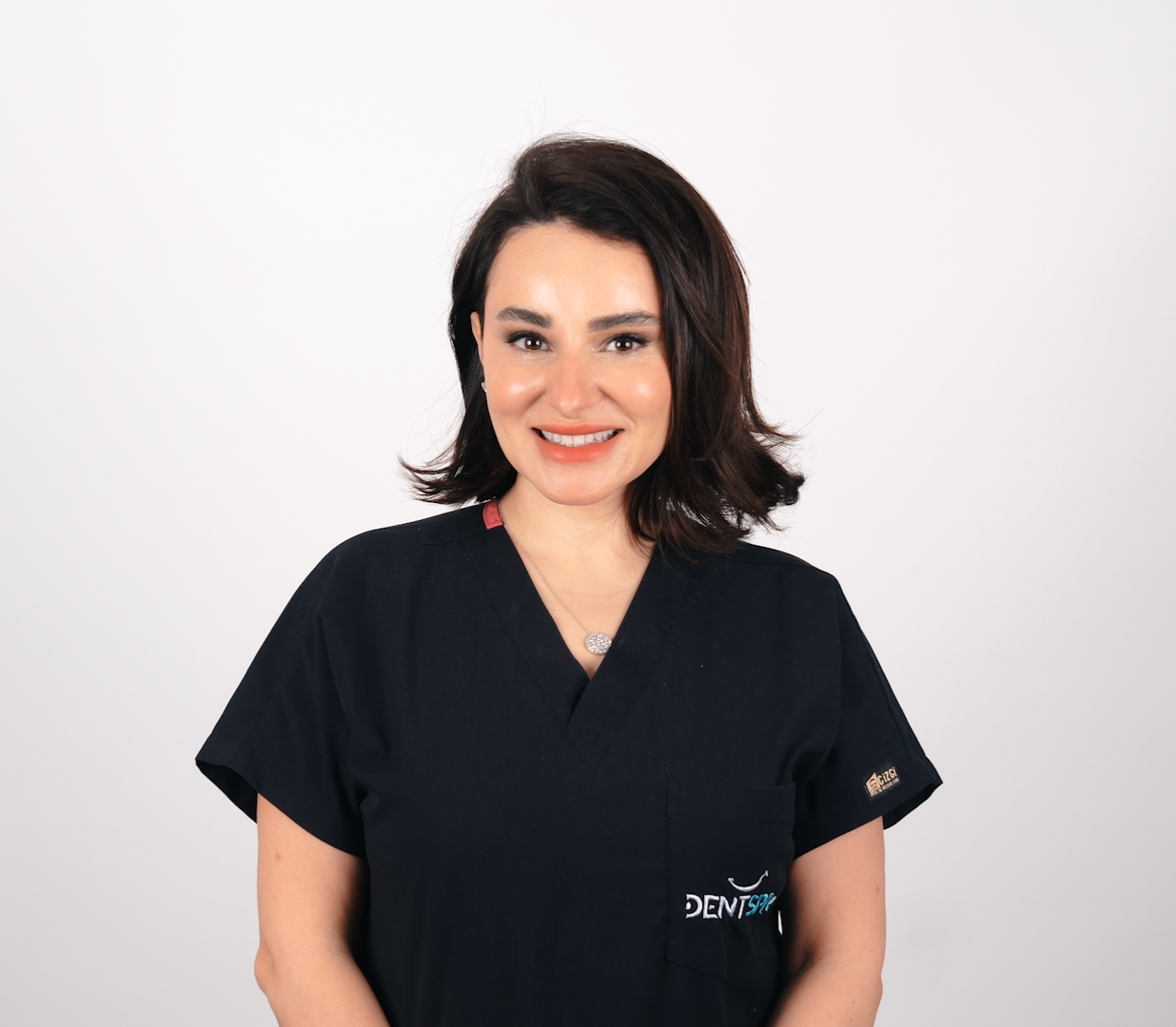 Portrait de Dr Madina Gulverdiyeva, Spécialiste en prosthodontie chez DentSpa Istanbul